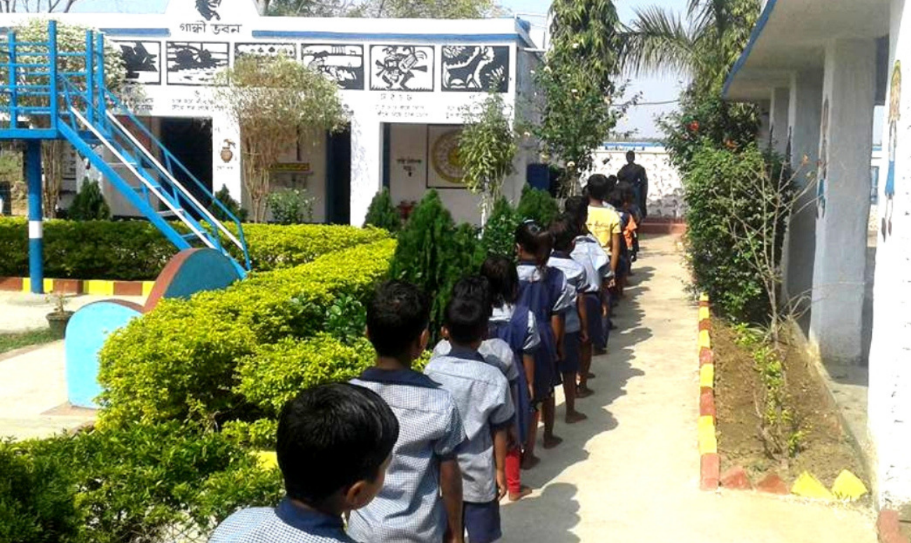 TEACHERS CONVERT A BENGAL VILLAGE SCHOOL INTO A CHILD'S DREAM