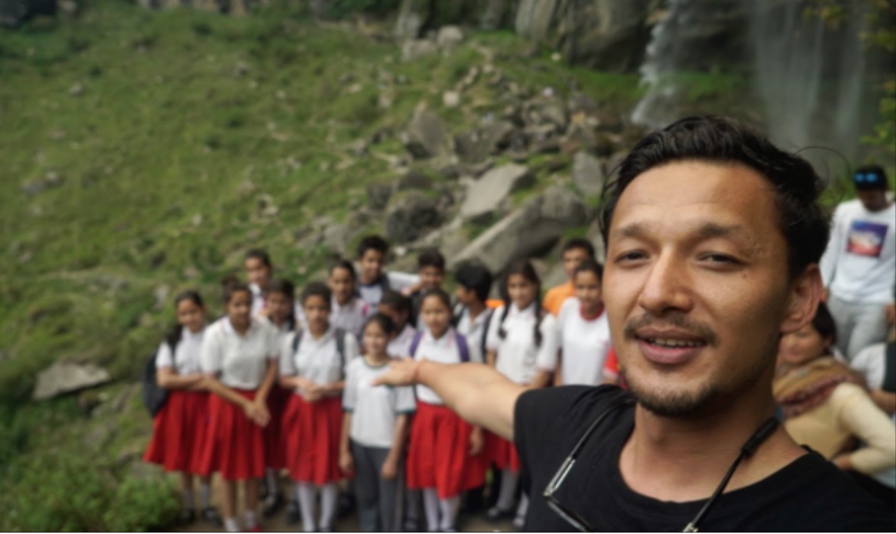 A MAN IS ‘HEALING HIMALAYAS’ ONE WASTE-COLLECTING TREK AT A TIME