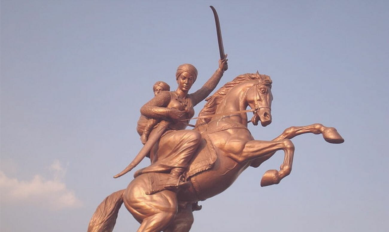 खूब लड़ी मस्तानी वो तो झांसी वाली रानी थी